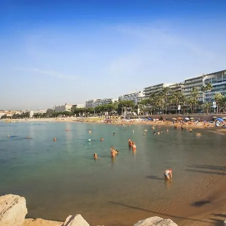 Calme & Lumineux - Proche Toutes Commodites Apartment